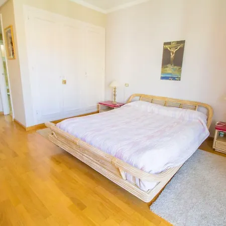 High Quality 40 Meters From * Порт-де-Польєнса